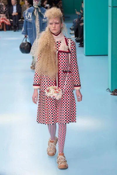 Look 40